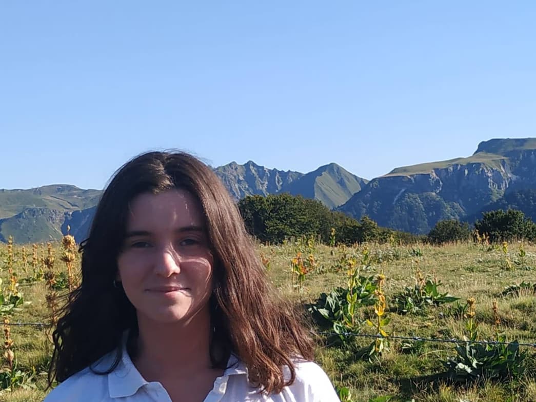 Profile photo of Emma , French tutor at Wiingy 