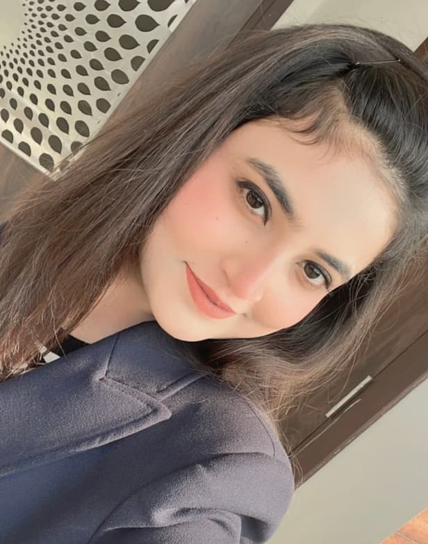 Profile photo of SHREYA, Economics tutor at Wiingy 