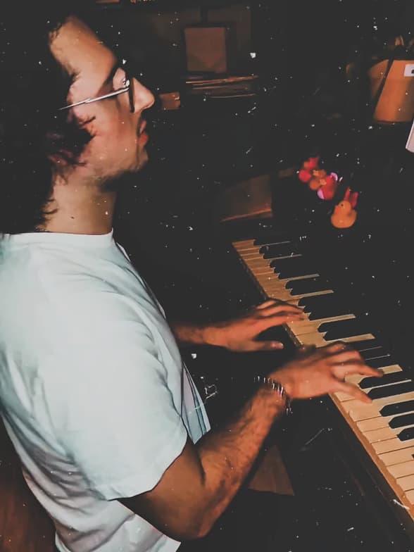 Profile photo of Parker, Piano tutor at Wiingy 