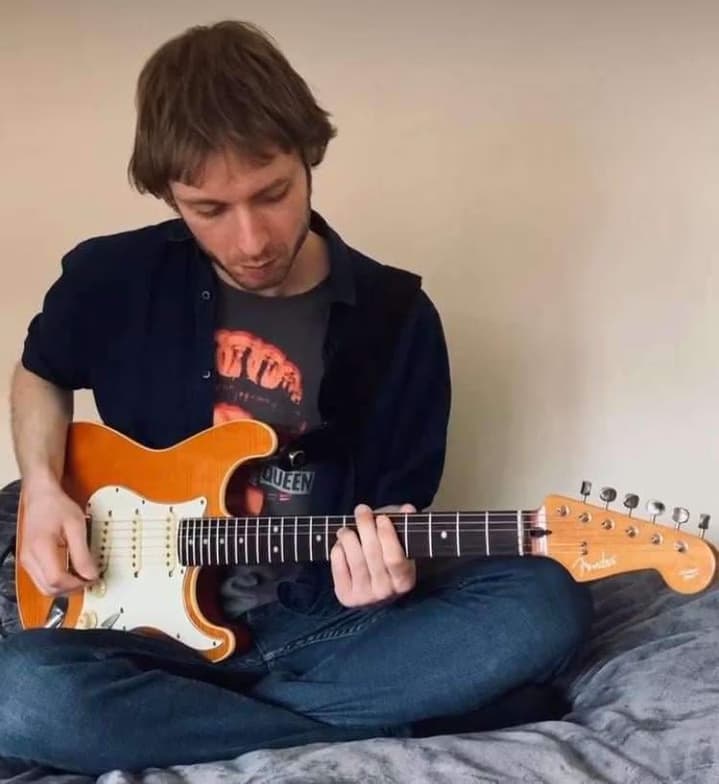 Profile photo of Andrius, Guitar tutor at Wiingy 