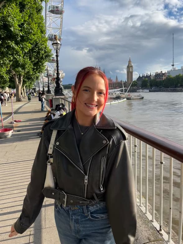 Profile photo of Ffion, Singing tutor at Wiingy 