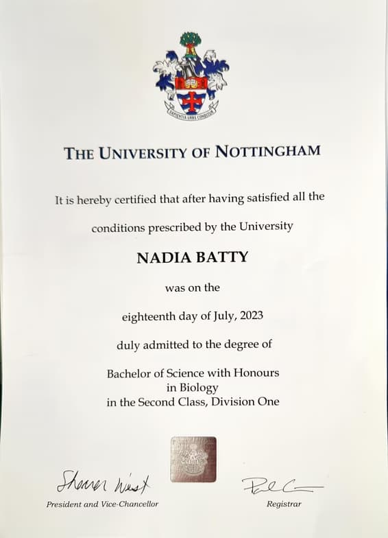 Verified degree or teaching certification of Nadia  