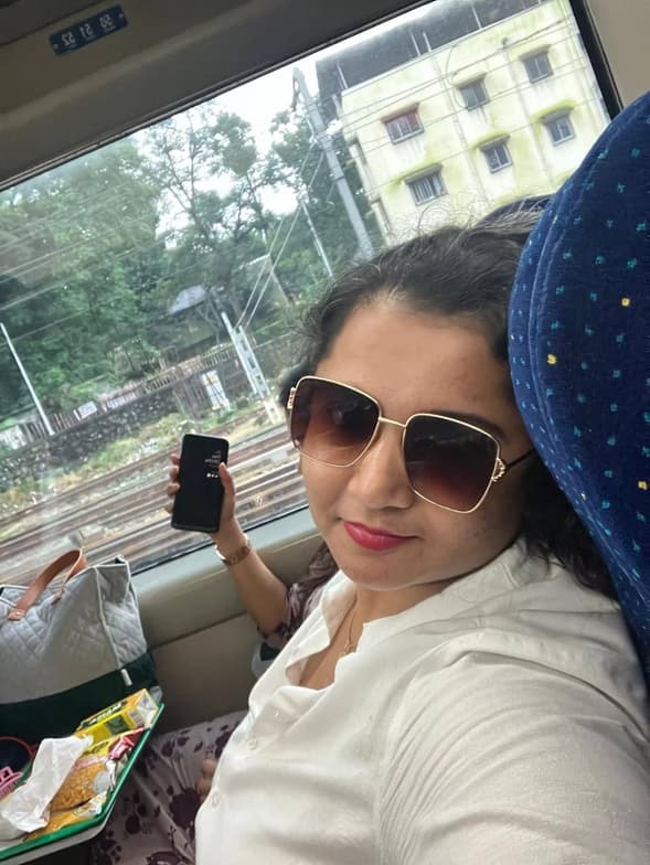Travel snapshot of Vaishnavi during a trip