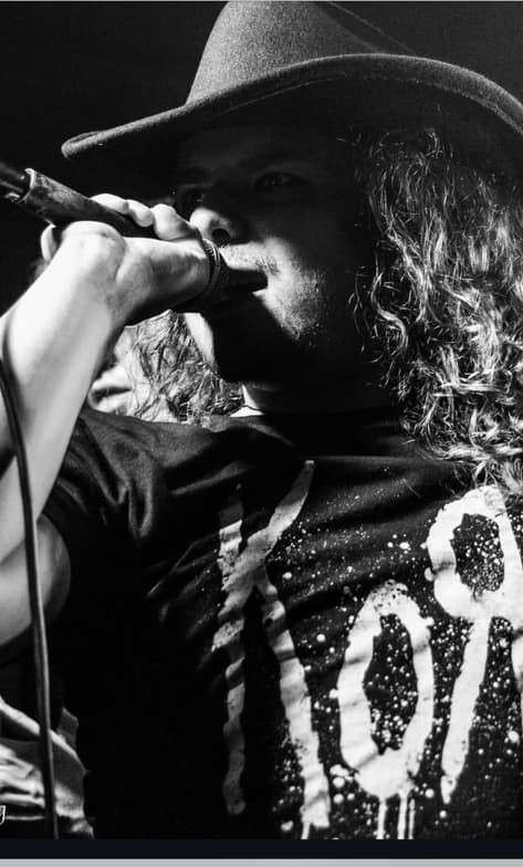 Profile photo of Finlay, Singing tutor at Wiingy 