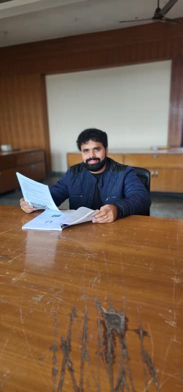 Profile photo of Ashu, Mathematics tutor at Wiingy