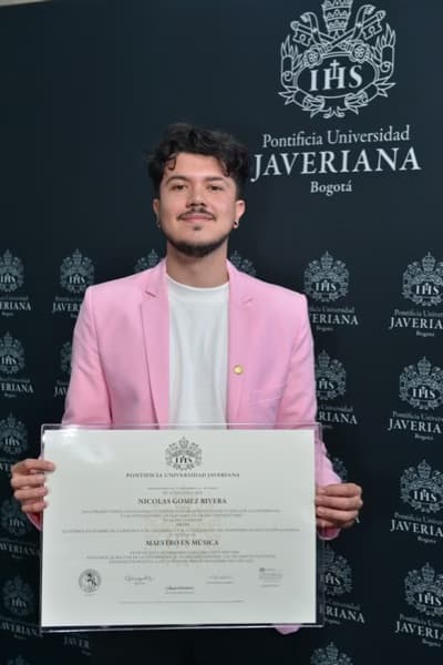 Profile photo of Nicolás , Guitar tutor at Wiingy 