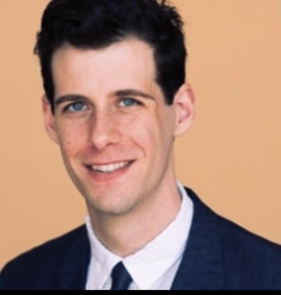 Profile photo of Carlo , English tutor at Wiingy