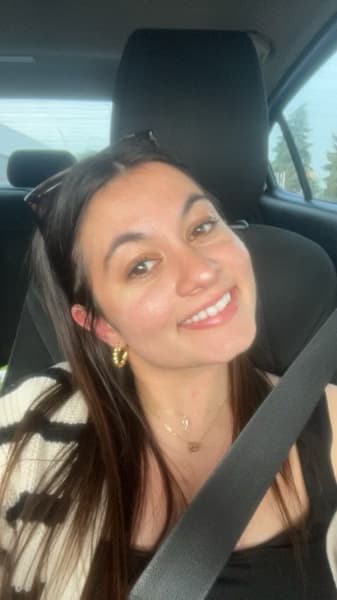 Profile photo of Alyssa, French tutor at Wiingy 