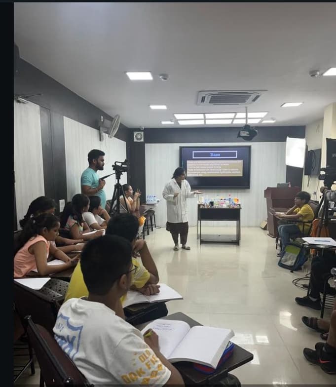 Teaching setup of Shyama for private tutoring