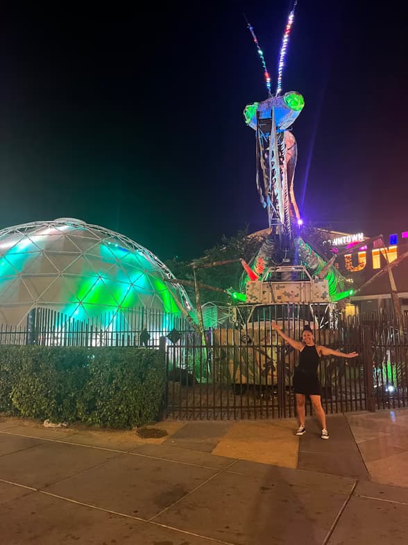 Travel snapshot of Estefany during a trip 