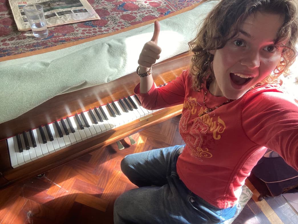 Profile photo of Bethan, Singing tutor at Wiingy 