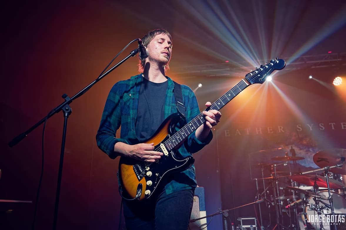 Profile photo of Phoenix, Guitar tutor at Wiingy 