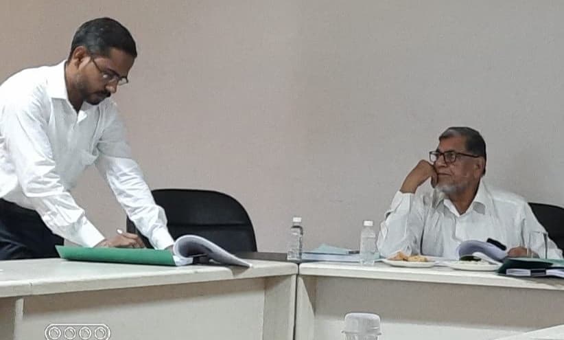 Graduation ceremony photo of Elbright 