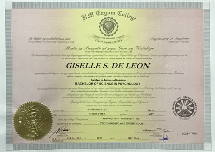 Verified degree or teaching certification of Giselle 