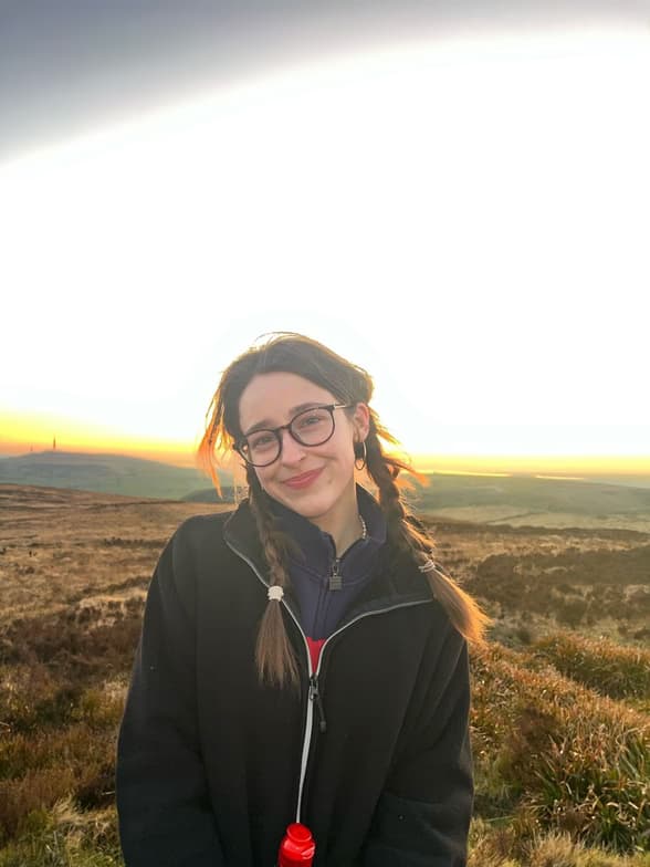 Profile photo of Ruth, Singing tutor at Wiingy 