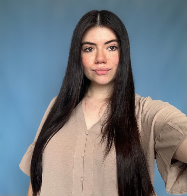 Profile photo of Julisa , Spanish tutor at Wiingy 