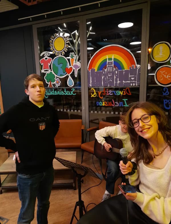 Profile photo of Ruth, Singing tutor at Wiingy 