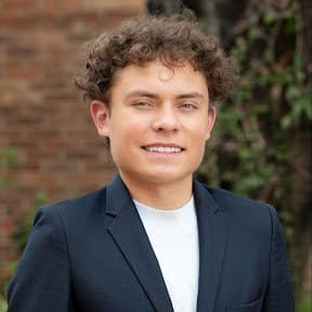 Profile photo of Kenneth, Spanish tutor at Wiingy 