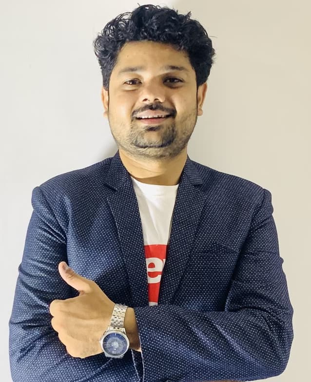 Graduation ceremony photo of PRINCE  