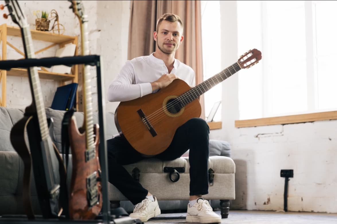 Profile photo of Peter, Guitar tutor at Wiingy 