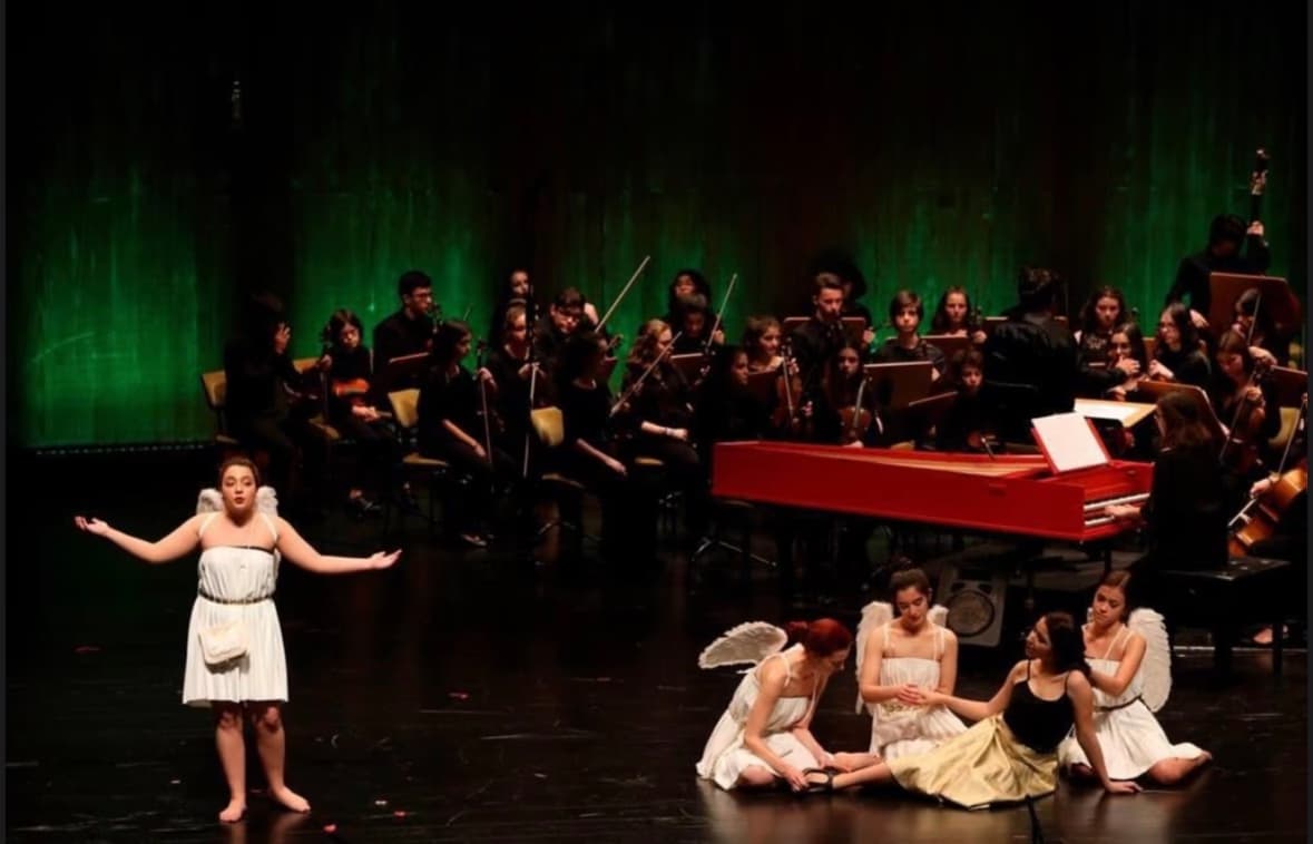 Profile photo of Beatriz , Singing tutor at Wiingy 