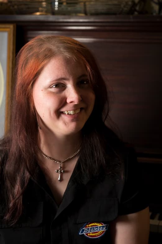 Profile photo of Chloe, Singing tutor at Wiingy 