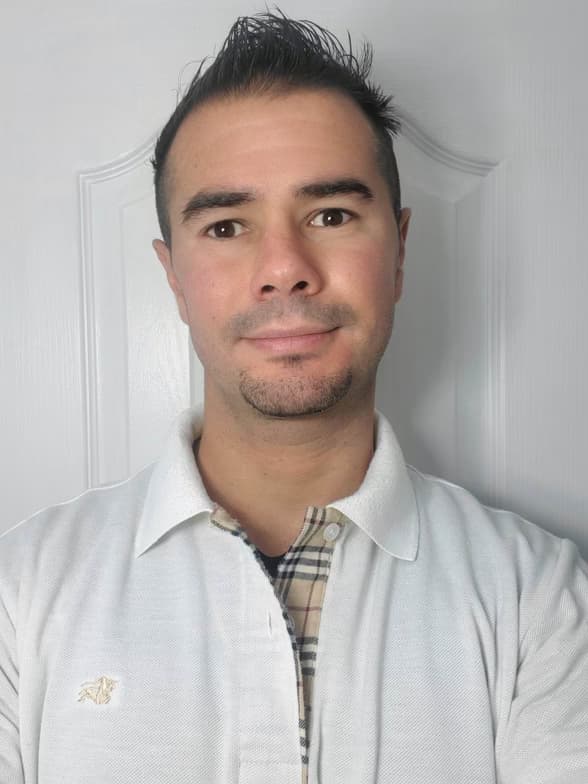 Profile photo of Nick, English tutor at Wiingy 