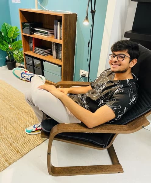 Verified degree or teaching certification of abhishek