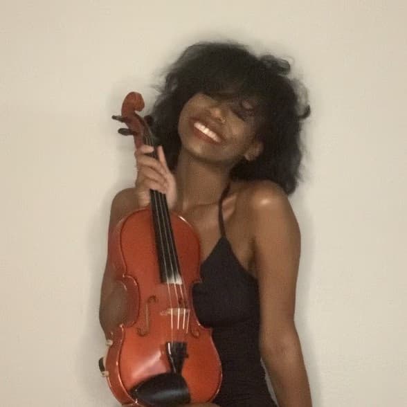 Profile photo of Christina, Violin tutor at Wiingy 