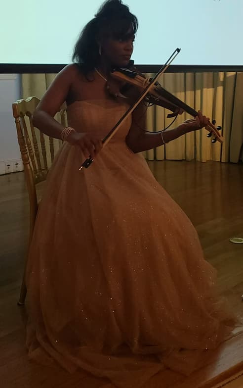 Profile photo of Christina, Violin tutor at Wiingy 