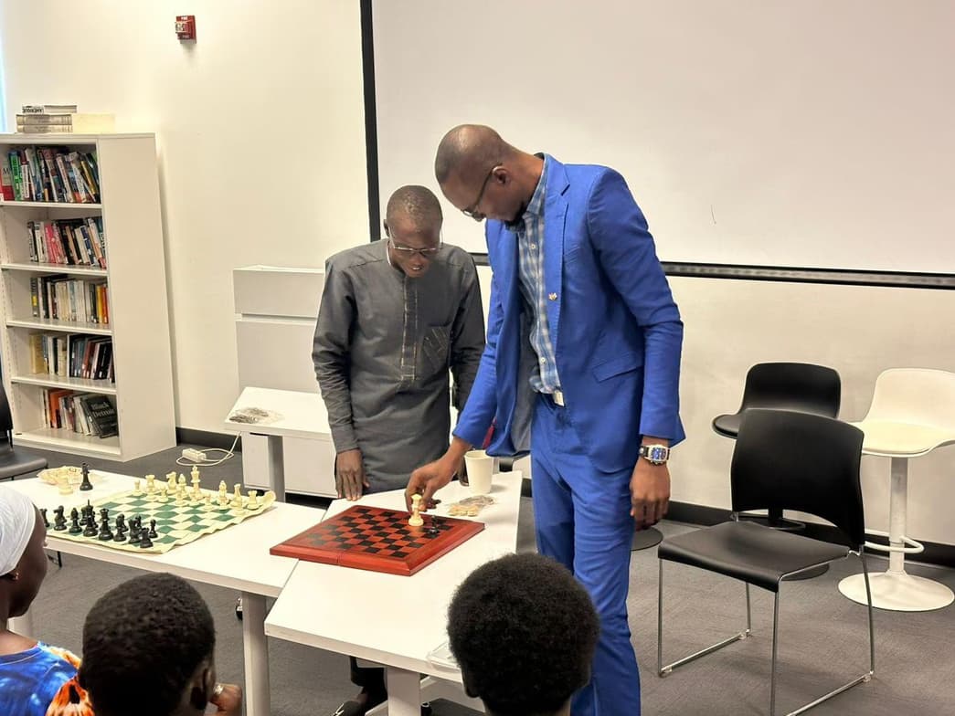 Mody  conducting a lesson 