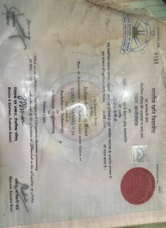 Verified degree or teaching certification of Tarun 