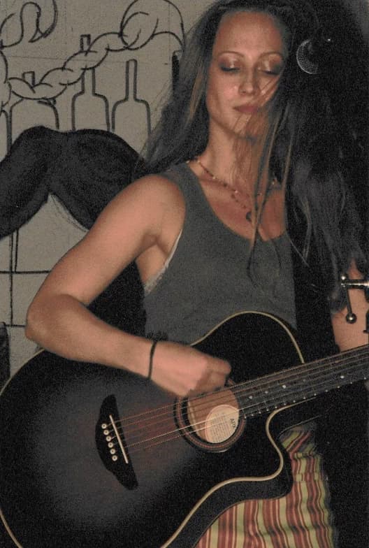 Profile photo of AJ, Singing tutor at Wiingy 