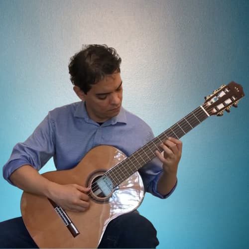 Profile photo of Pablo, Guitar tutor at Wiingy 