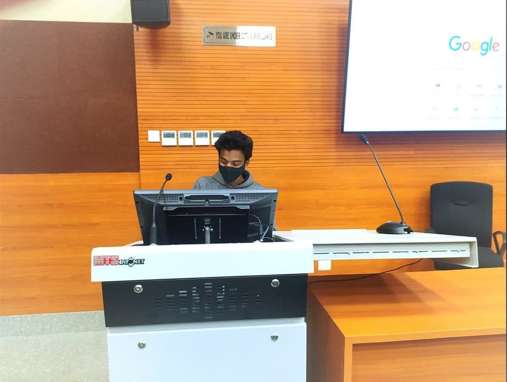 Sagar conducting a lesson 