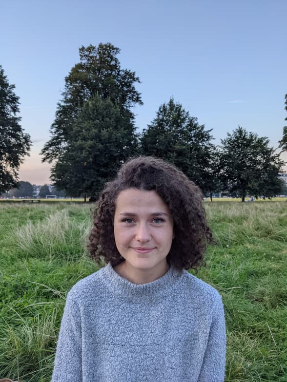 Profile photo of Elise, Violin tutor at Wiingy 