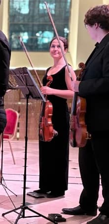Profile photo of Elise, Violin tutor at Wiingy 