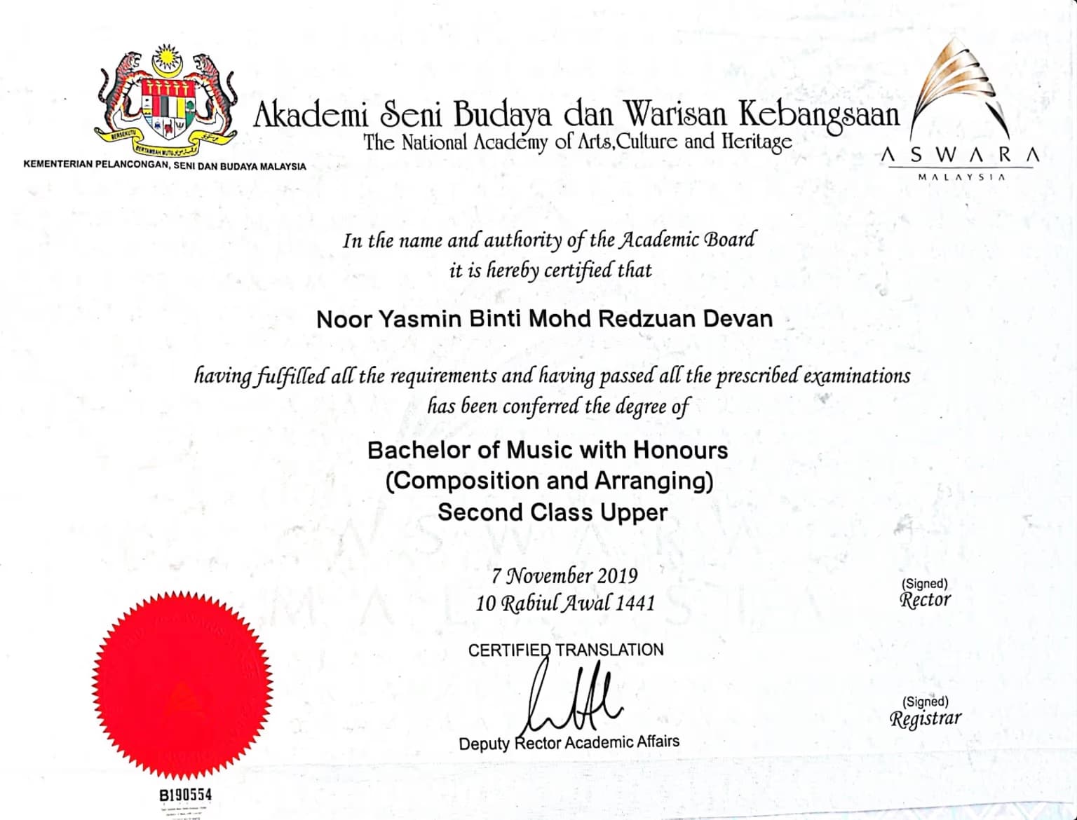Yasmin graduated from National Academy of Arts, Culture and Heritage (ASWARA)