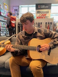 Profile photo of Ryder Swan, undefined tutor at Wiingy