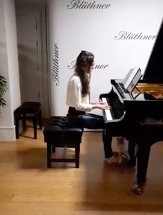 Profile photo of Katie H, undefined tutor at Wiingy