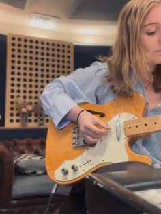 Profile photo of Eva Valentin, undefined tutor at Wiingy