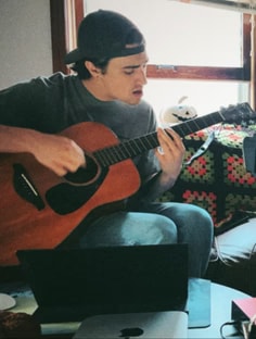 Profile photo of Lance Johnson, undefined tutor at Wiingy