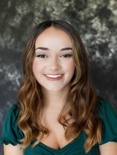 Profile photo of Lindsay  Clos, undefined tutor at Wiingy