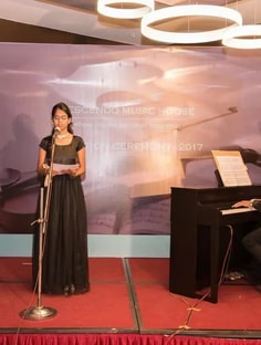 Profile photo of Shiny Kirupa, undefined tutor at Wiingy