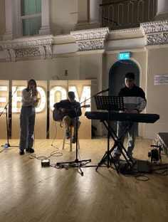 Profile photo of Ruth McKibbin, undefined tutor at Wiingy