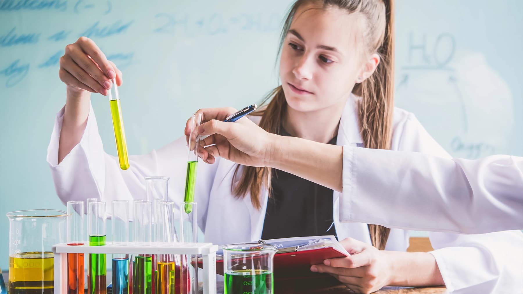 How Online Tutoring Can Help with High School Chemistry