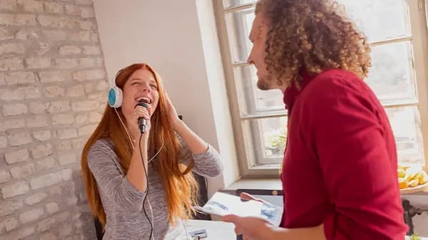 1-on-1 Vocal lessons to improve breath control and touch high notes