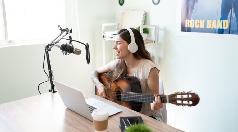 Best Online Vocal Lessons for Adults