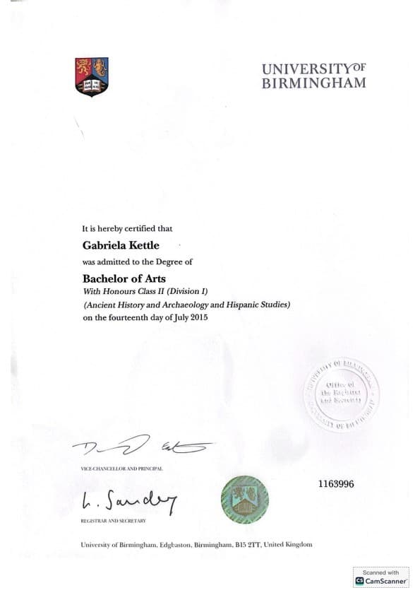 Gaby graduated from BIMM UNiversity