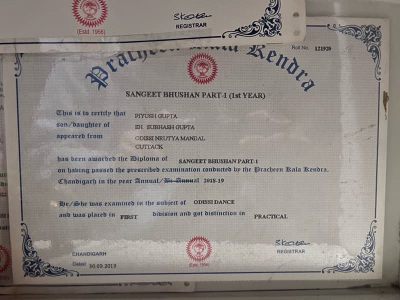Piyush graduated from Pracheen Kala Kendra